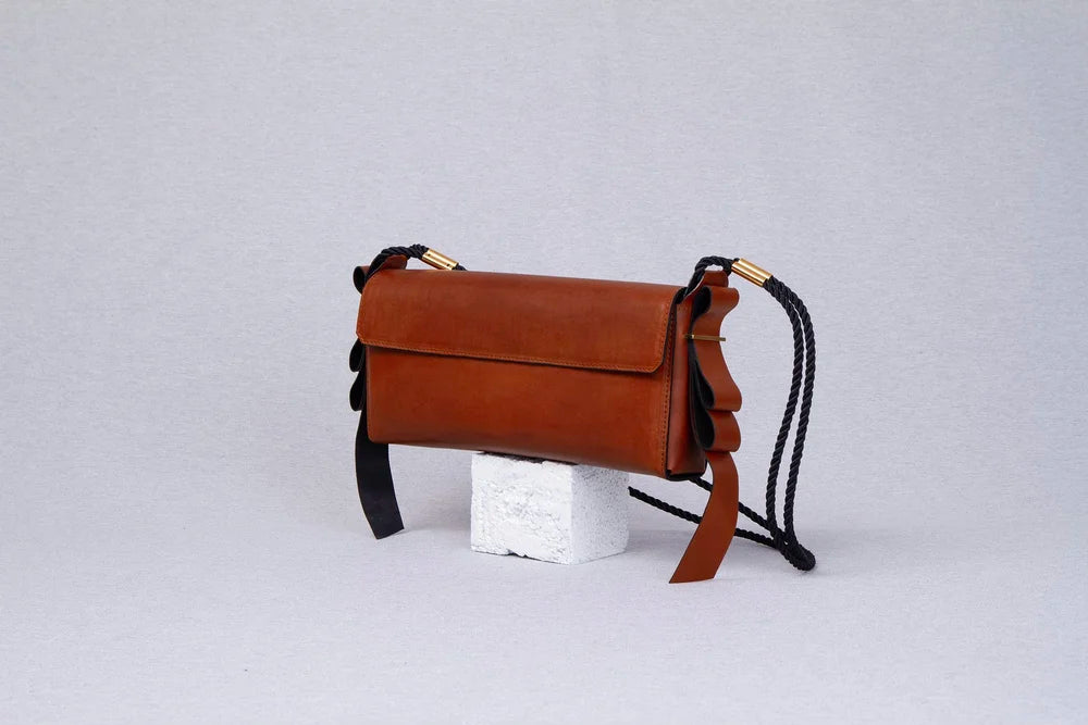 PRE ORDER Baguette Eterna – Eleganza senza tempo per la donna moderna